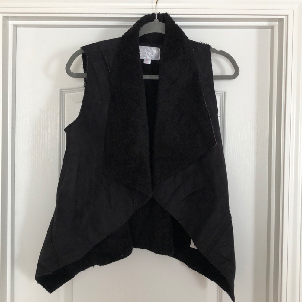 Black Sherpa Vest